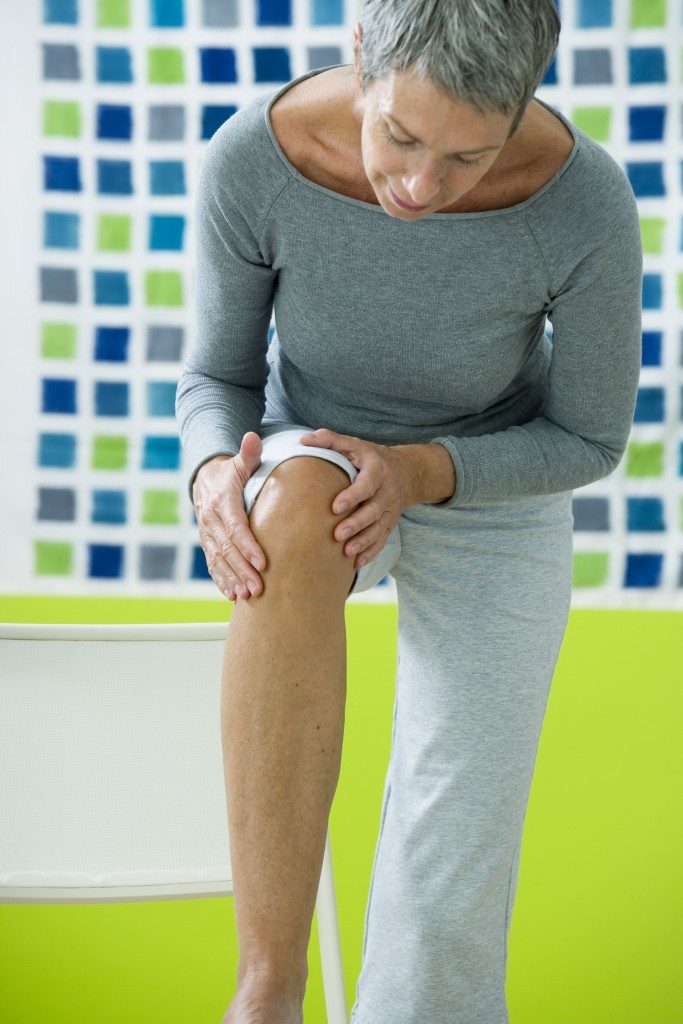 Knee Pain In An Elderly Person